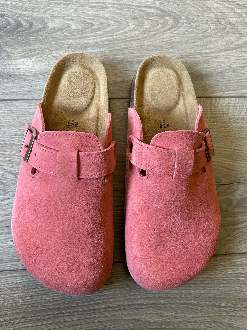 Project Cloud Benton Suede Memory Foam Clog in Coral Suede Size 39